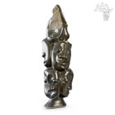 Skulptur von Nimrod Phiri: Gesichter der Vorfahren
