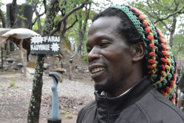 Bildhauer Farai Kasvinge - Tengenenge 2020