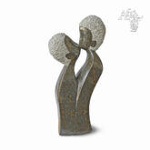 Skulptur von Cosmas Chingondi: Kuss