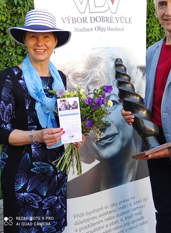 Olga Havel Stiftung verleiht den Publikumspreis für eine Skulptur eines afrikanischen Bildhauers
