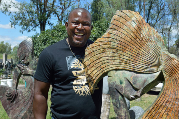 Bildhauer Lovemore Bonjisi Harare 2016