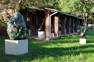 Chapungu sculpture park und Roy Guthrie