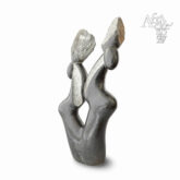 Skulptur von Farai Kasvinge: Mädchen